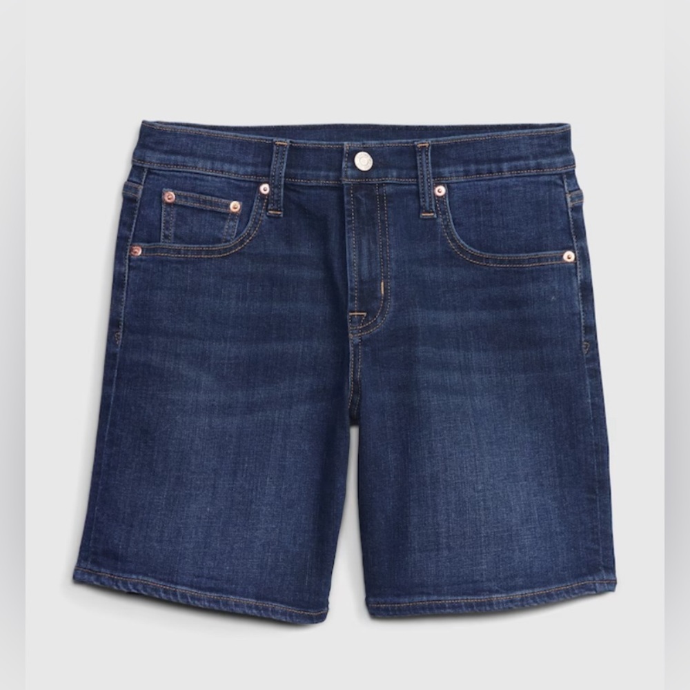 NWT GAP 5” denim girlfriend shorts - Picture 4 of 9